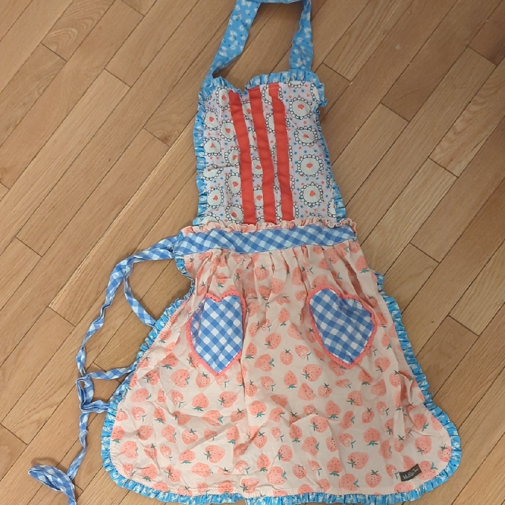 Vintage Style Floral Apron with Blue Accents